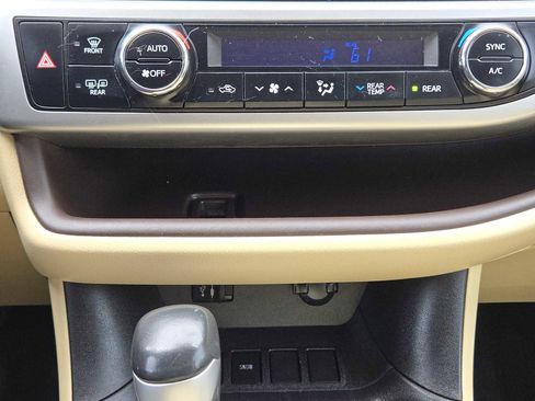 Used 2015 Toyota Highlander Limited FWD image 19