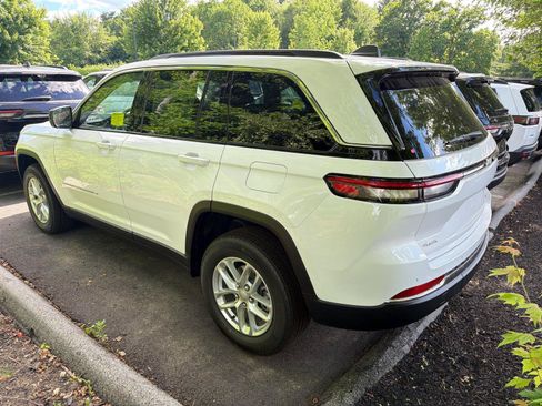 New 2026 Jeep Grand Cherokee Laredo X AWD/4WD image 2