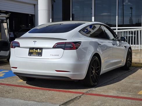 Used 2023 Tesla Model 3 Performance image 3