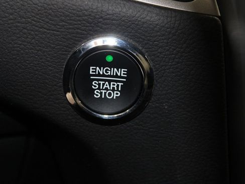 Used 2024 Ford Edge SE image 24