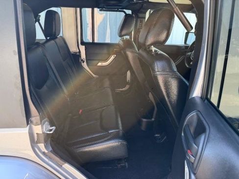 Used 2013 Jeep Wrangler Unlimited Sahara w/ Connectivity Group AWD/4WD image 7