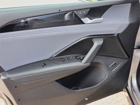 New 2025 Volkswagen Tiguan SE AWD/4WD image 15