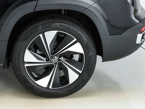 New 2026 Volkswagen Taos SE AWD/4WD image 6