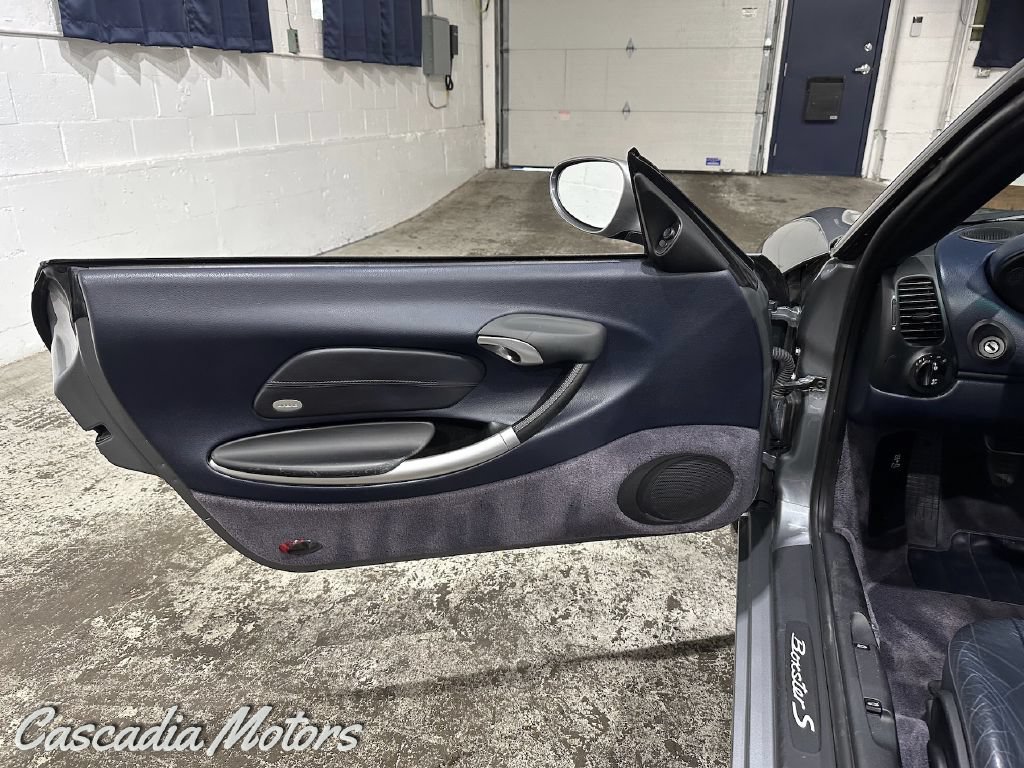 Used 2001 Porsche Boxster S RWD image 16