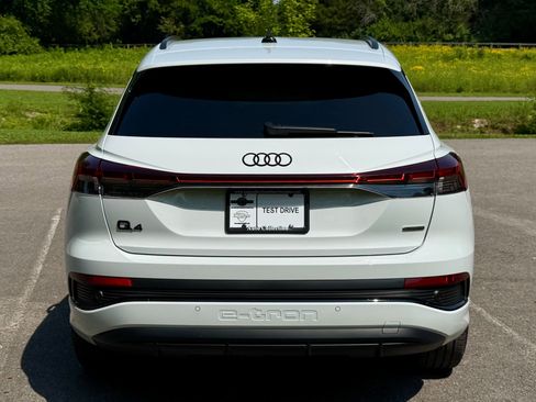 Used 2024 Audi Q4 e-tron Premium Plus AWD/4WD image 6
