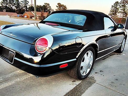 Used 2002 Ford Thunderbird Deluxe image 9