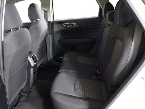 Used 2023 Kia Sportage LX image 31