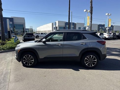 Used 2025 Chevrolet TrailBlazer LT image 6