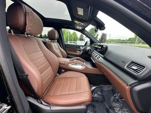 Used 2026 Mercedes-Benz GLS 450 4MATIC image 27