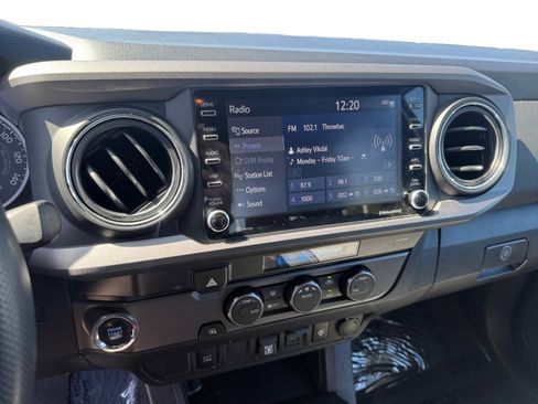 Used 2023 Toyota Tacoma TRD Off-Road image 12