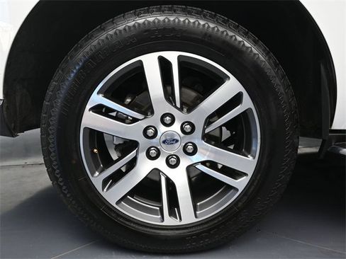 Used 2022 Ford Expedition Limited image 9