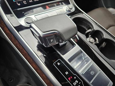 Used 2024 Audi Q8 Prestige w/ Prestige Package image 14