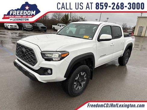 Used 2023 Toyota Tacoma TRD Off-Road image 1