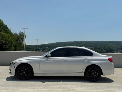 Used 2017 BMW 330i xDrive Sedan AWD/4WD image 2