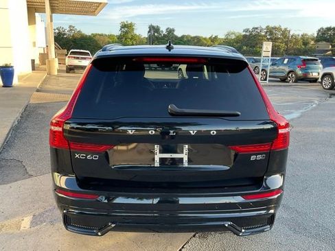 Certified 2025 Volvo XC60 B5 Core AWD/4WD image 6