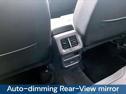 Used 2022 Volkswagen Taos SEL w/ Panoramic Sunroof Package AWD/4WD image 13