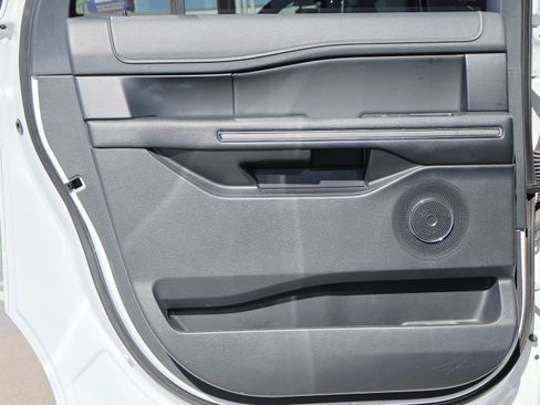 Certified 2024 Ford Expedition Max XLT image 30