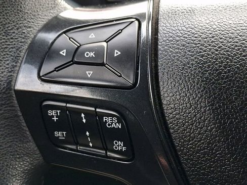 Used 2018 Ford Explorer XLT w/ Equipment Group 202A image 23