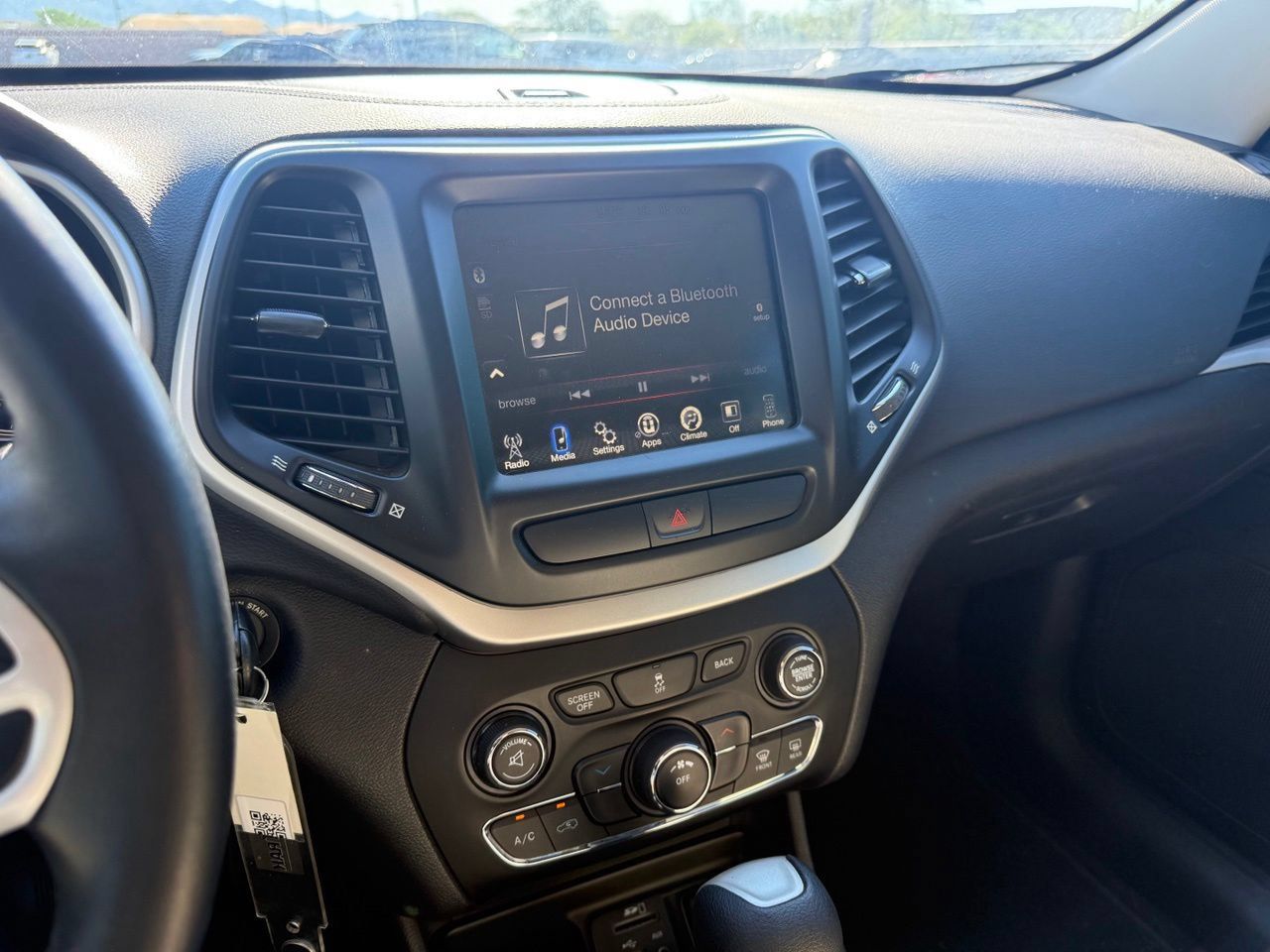 Used 2017 Jeep Cherokee Latitude FWD image 20