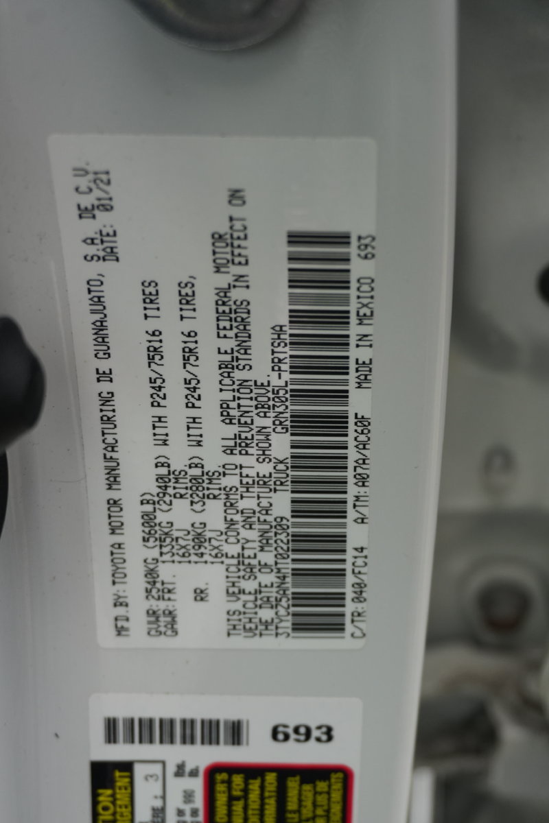 Used 2021 Toyota Tacoma SR5 AWD/4WD image 38