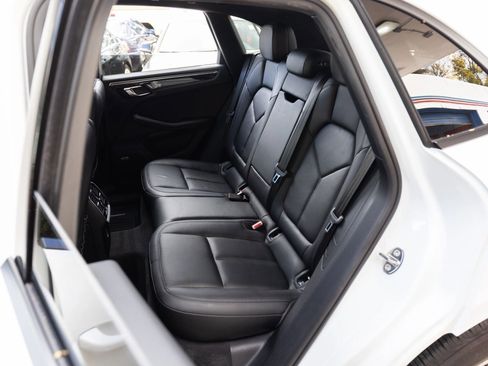 Used 2018 Porsche Macan Sport Edition image 28