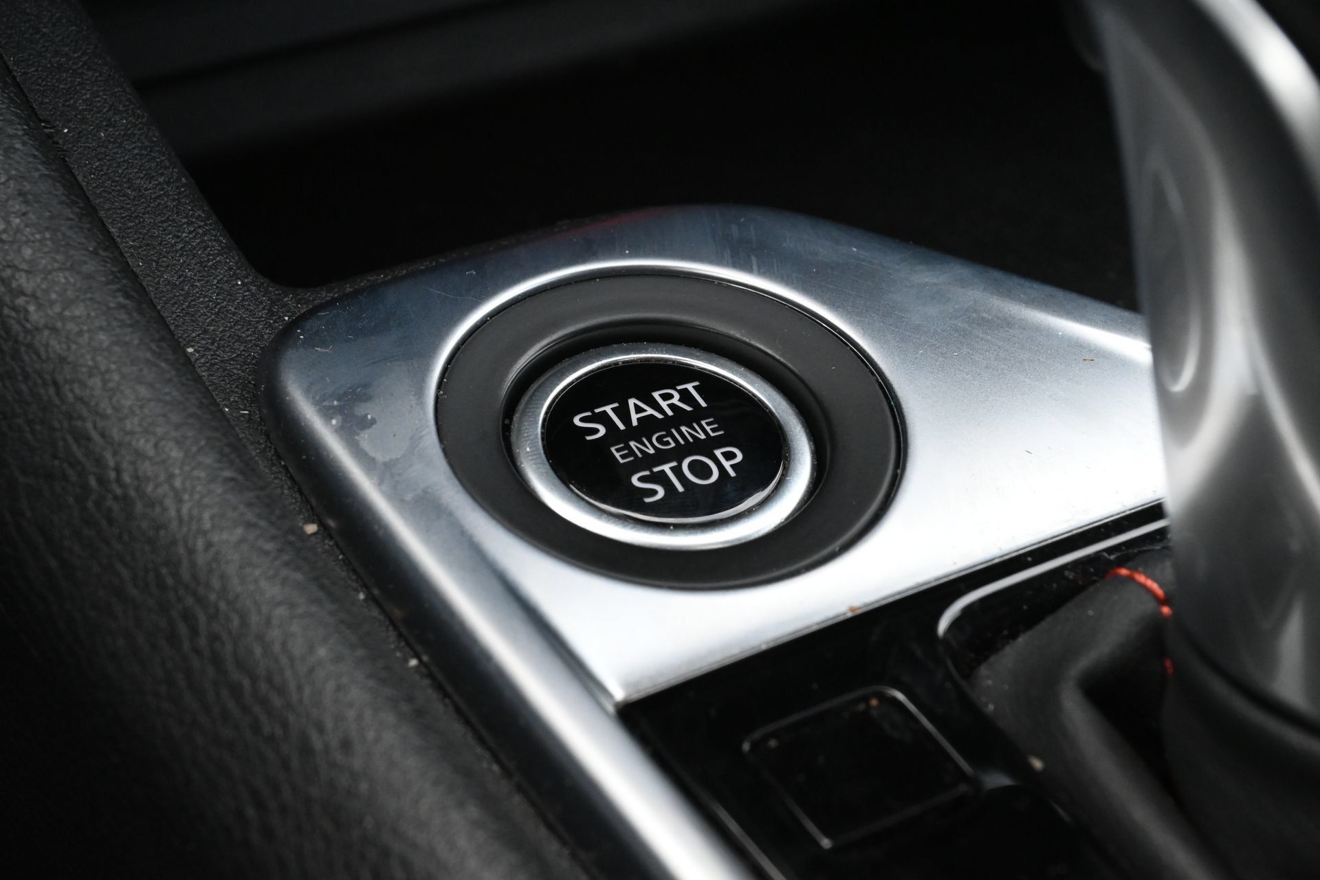 Used 2025 Nissan Sentra SR FWD image 15