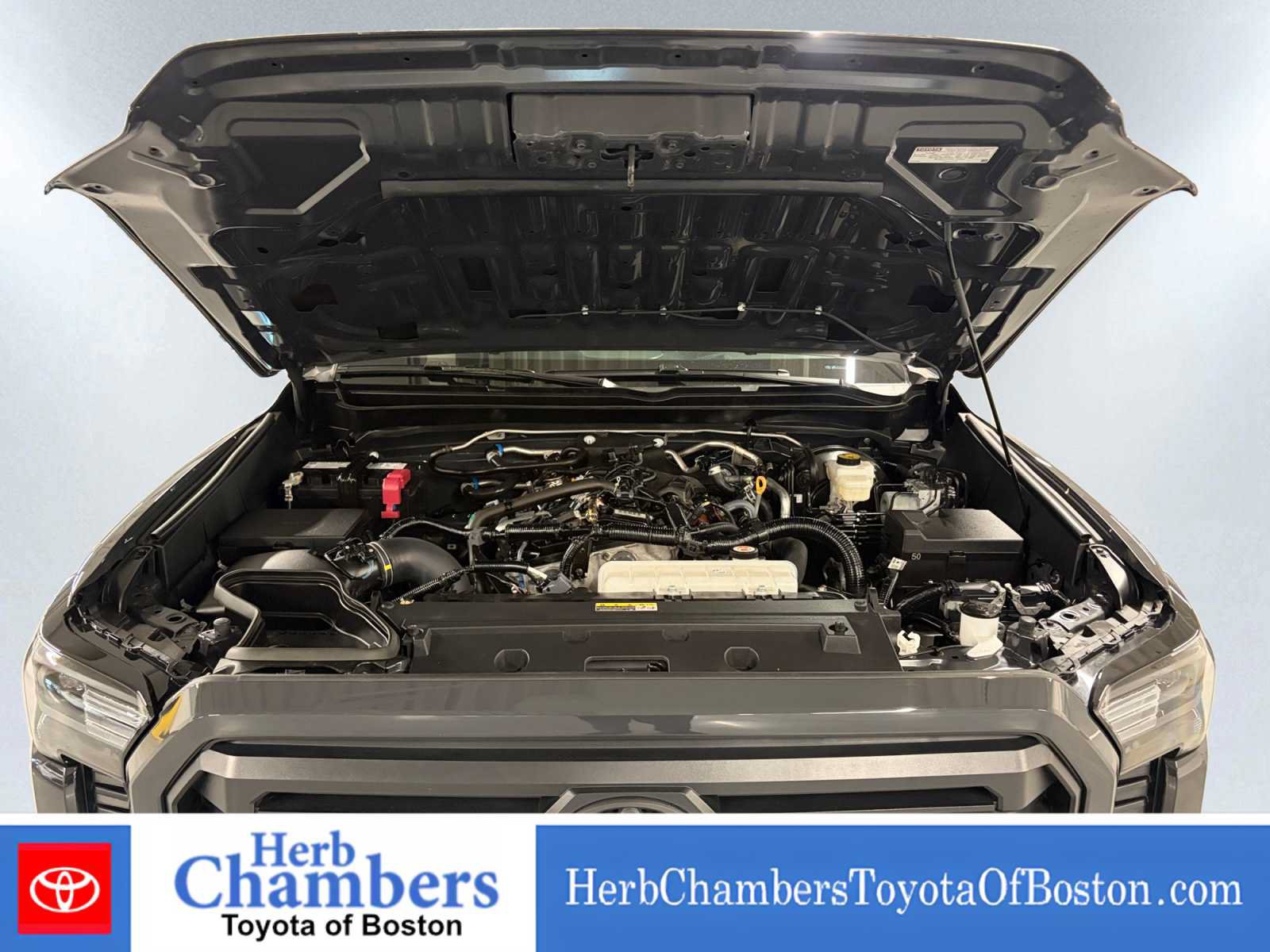 Used 2025 Toyota Tacoma SR5 AWD/4WD image 7