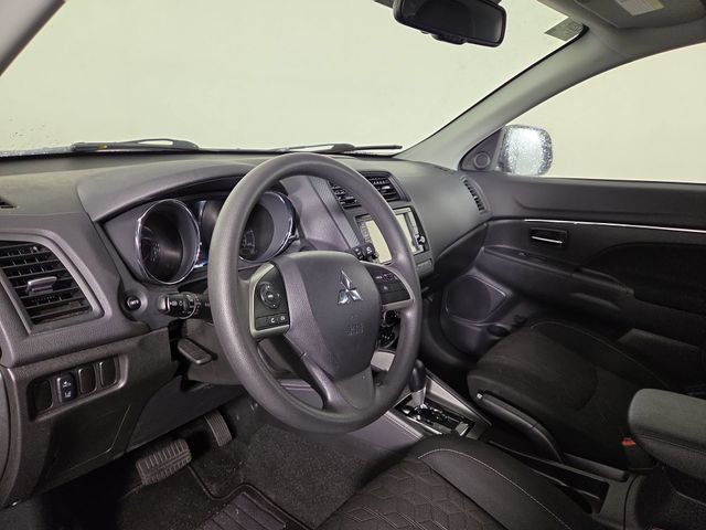 Used 2025 Mitsubishi Outlander Sport AWD image 16