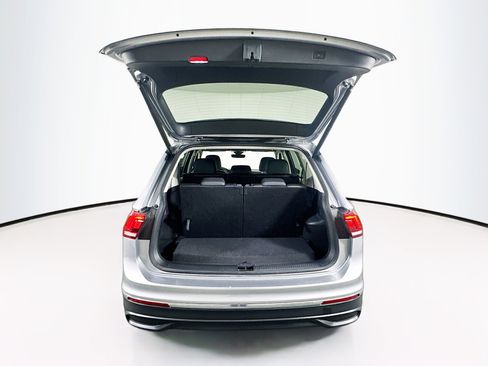 Used 2024 Volkswagen Tiguan SE image 29