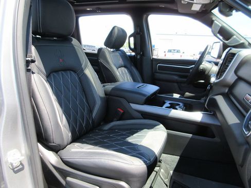 Used 2025 RAM 1500 Big Horn AWD/4WD image 22