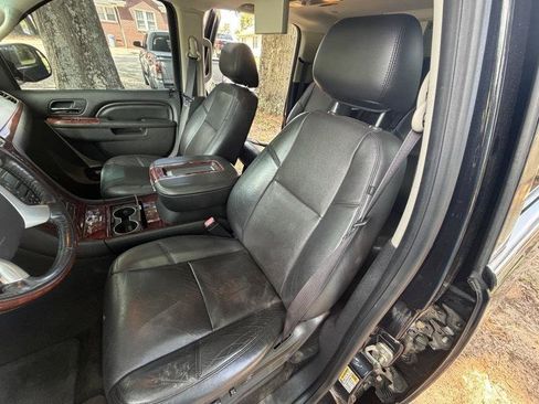 Used 2012 Cadillac Escalade ESV Premium AWD/4WD image 16