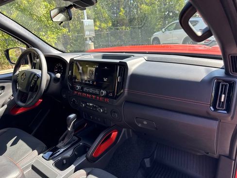 Certified 2025 Nissan Frontier PRO-4X w/ Interior Protection Package AWD/4WD image 41