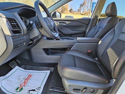 Used 2025 Nissan Rogue Rock Creek image 8