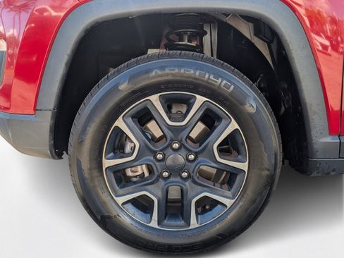 Used 2019 Jeep Compass Trailhawk image 5