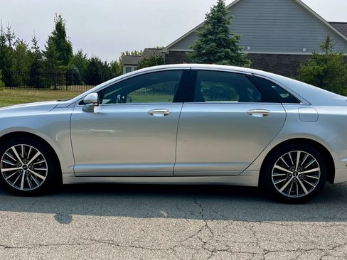 Used 2017 Lincoln MKZ Premiere image 4