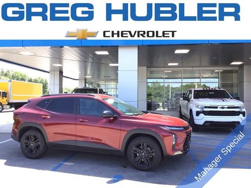 Used 2024 Chevrolet Trax ACTIV w/ Driver Confidence Package FWD image 1