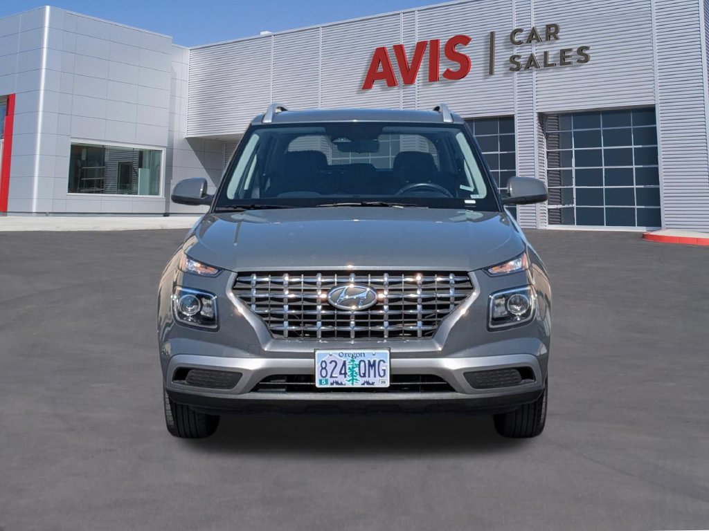 Used 2025 Hyundai Venue SEL FWD image 2
