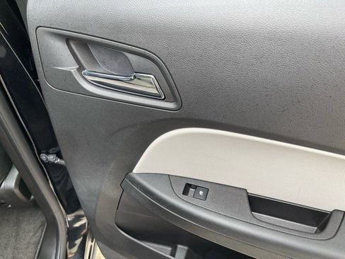 Used 2011 Chevrolet Equinox LT w/ Driver Convenience Package image 39