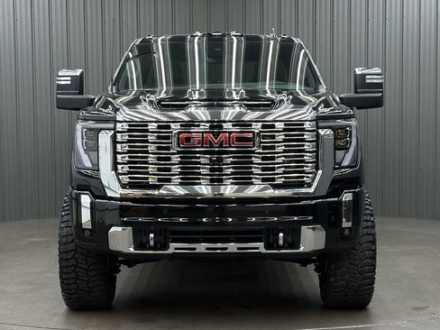 Used 2025 GMC Sierra 3500 Denali w/ Denali Reserve Package image 8