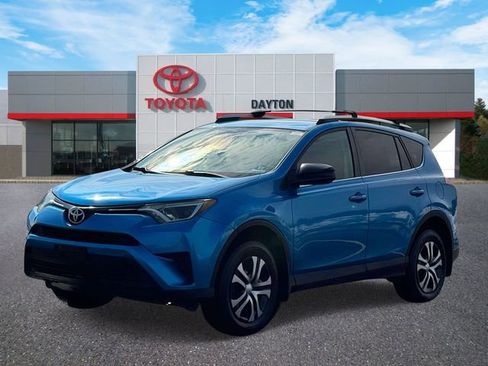 Used 2016 Toyota RAV4 LE image 2