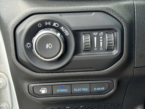 Used 2022 Jeep Wrangler Unlimited Rubicon 4xe w/ Cold Weather Group AWD/4WD image 33