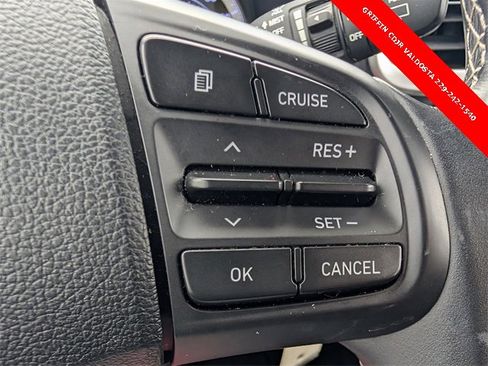 Used 2022 Hyundai Venue SEL w/ Cargo Package image 22