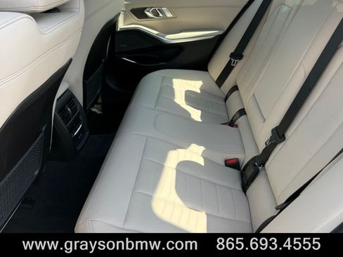 Used 2021 BMW 330i xDrive Sedan w/ Premium Package AWD/4WD image 17