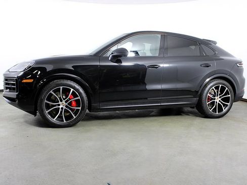 Certified 2026 Porsche Cayenne S AWD/4WD image 2