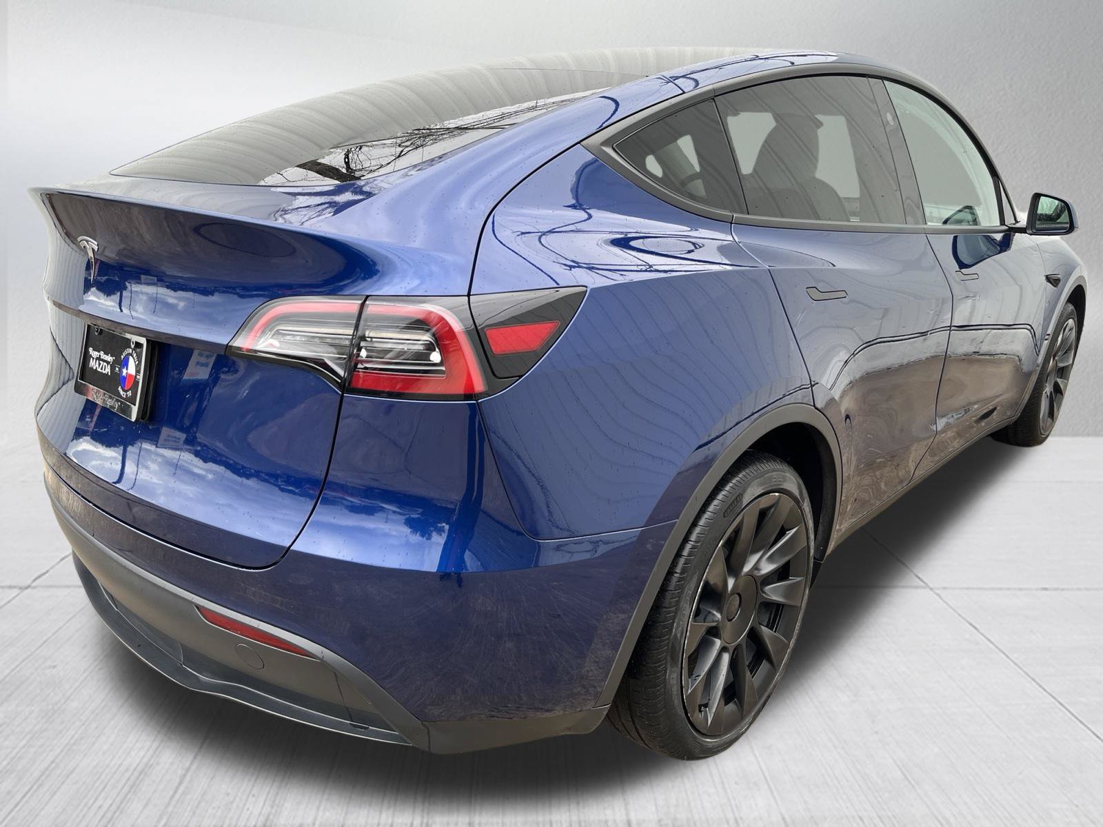 Used 2024 Tesla Model Y 2WD image 11