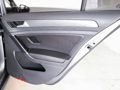 Used 2019 Volkswagen Golf SE FWD image 41