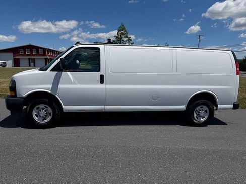 Used 2019 Chevrolet Express 2500 Extended RWD image 2