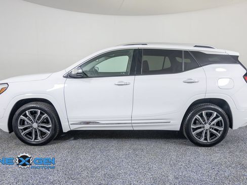 Used 2020 GMC Terrain Denali w/ Denali Premium Package AWD/4WD image 4