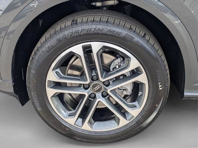 Used 2025 Audi Q5 Premium AWD/4WD image 9