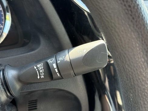 Used 2018 Toyota Corolla LE FWD image 25